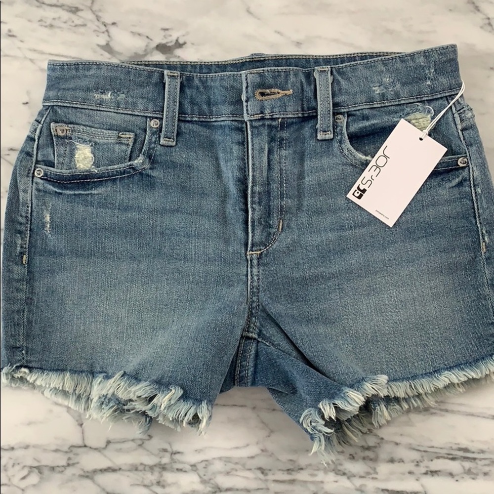 Joe’s Ozzie 4” cut off jean short